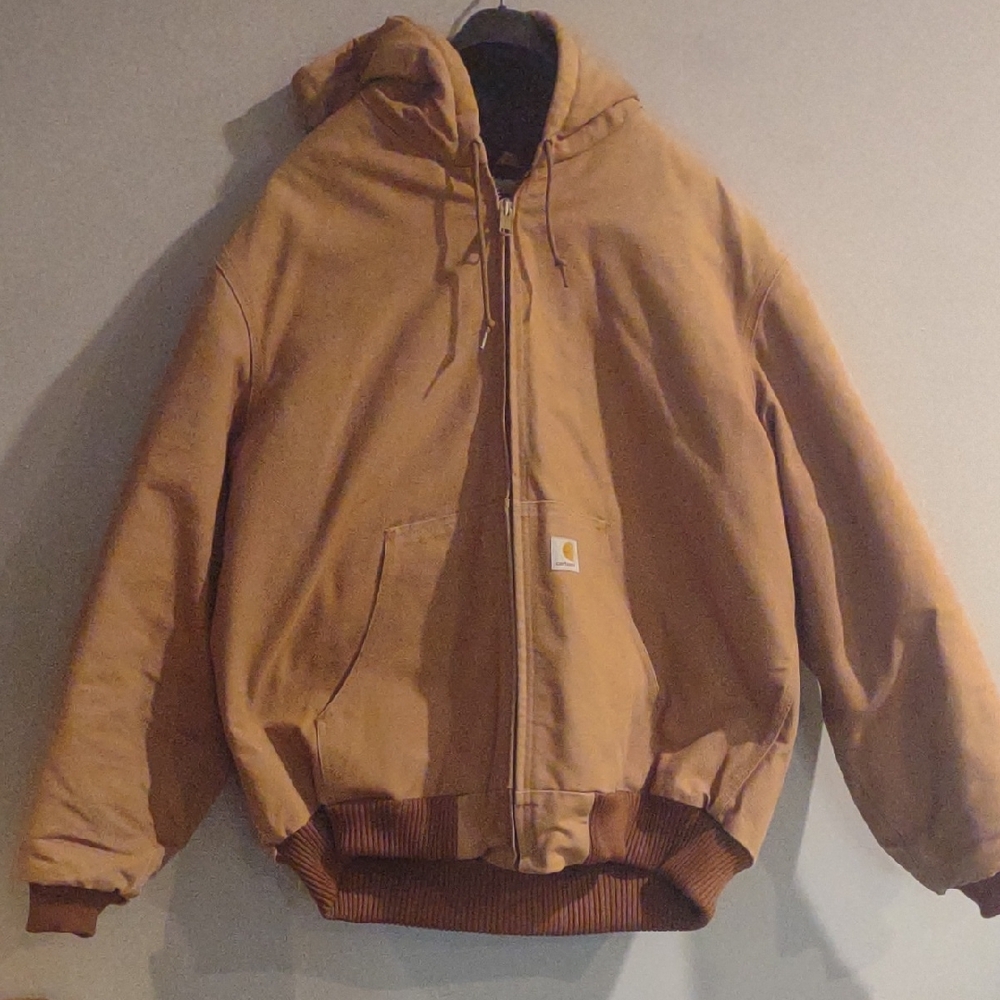 Classic Carhartt Men's Xlarge Brown Hooded J140 Coat
